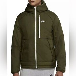 Nike Sportswear Therma-FIT Legacy Green Jacket